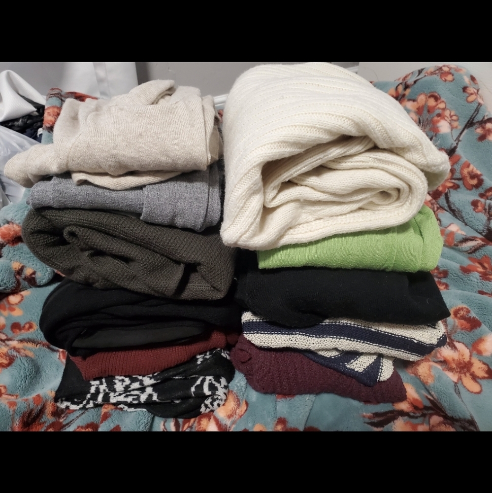 11 Medium Women's Sweaters Cardigans